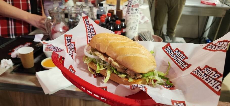 Spicy Cajun Chicken também estará no menu da primeira unidade no Brasil