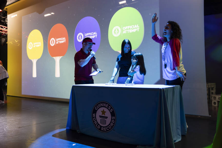 Hóspedes participam do desafio Guinness World Records, que será ampliado para 16 anos navios