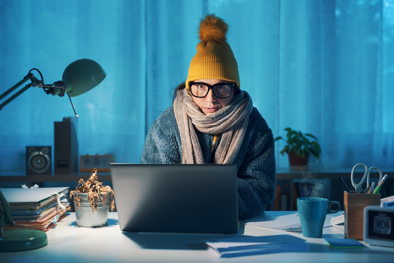 Com essas medidas simples, é possível atravessar o inverno com mais conforto e economia – demaerre/iStock