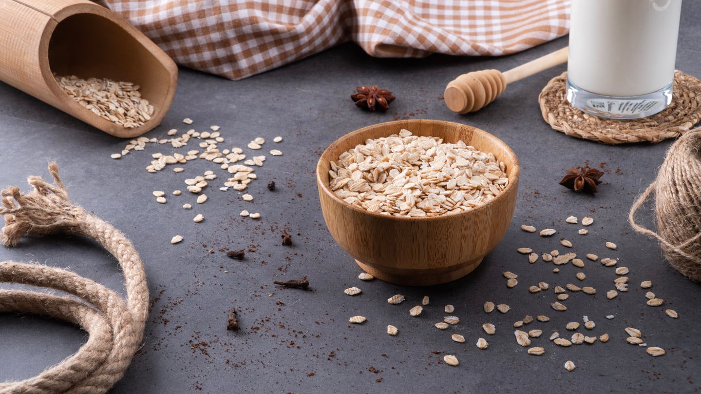 A presença abundante de fibras solúveis é um dos principais motivos que tornam a aveia uma grande aliada no processo de emagrecimento