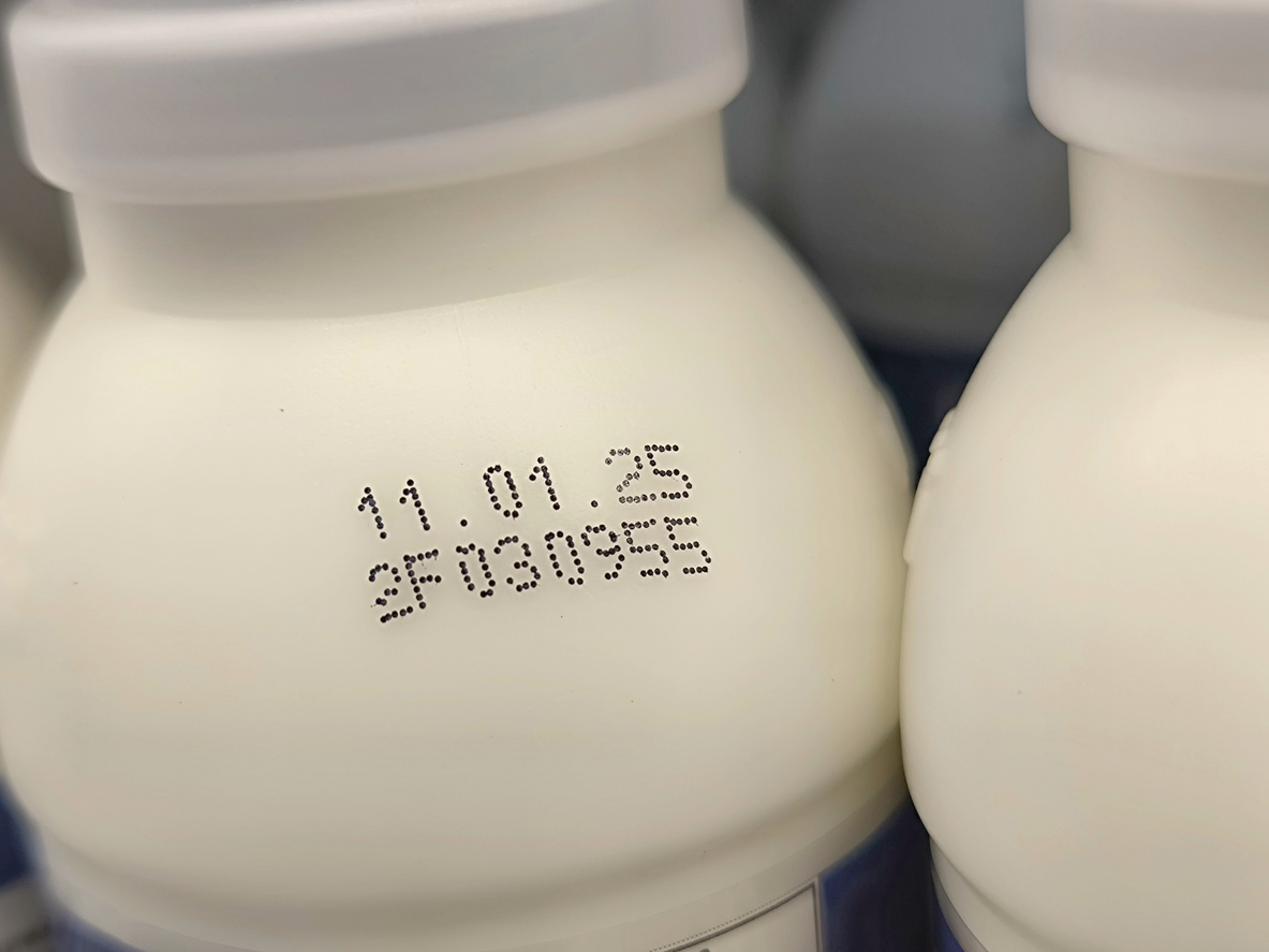 Sensíveis ao tempo e à temperatura, os laticínios frescos podem abrigar bactérias mesmo sem alterações visíveis, causando intoxicações