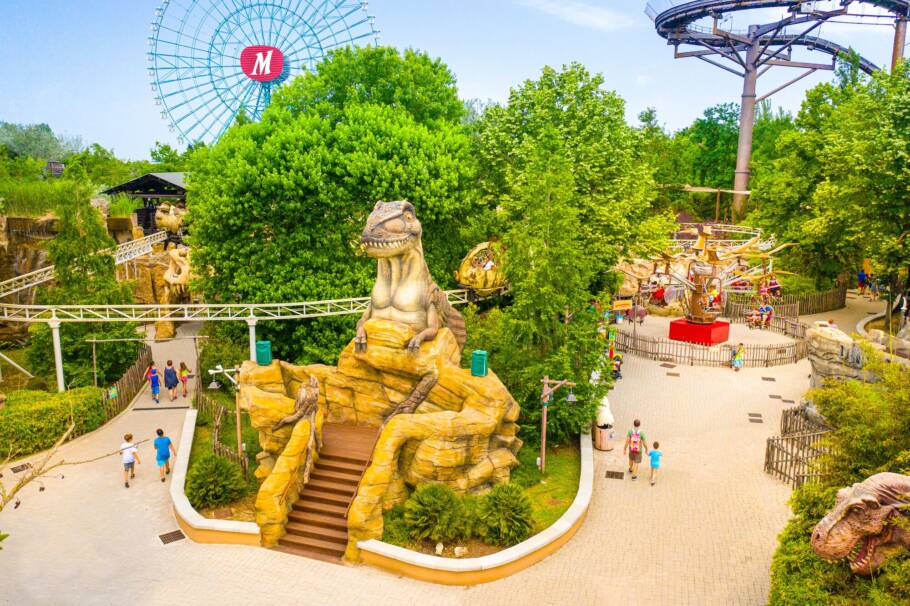 O Mirabilandia tem 6 áreas temáticas e é considerado o maior parque de diversões da Itália