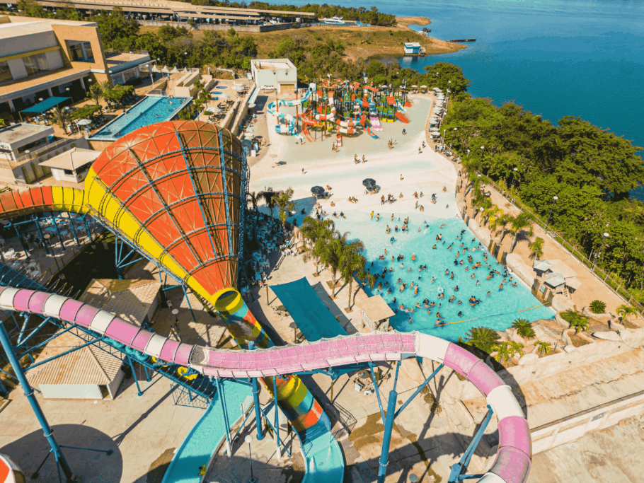 resorts e parques aquáticos em diferentes regiões do Brasil se destacam como opção de ótimo custo-benefício