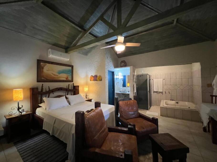 Interior de um dos chalés da Pousada Cheiro da Terra