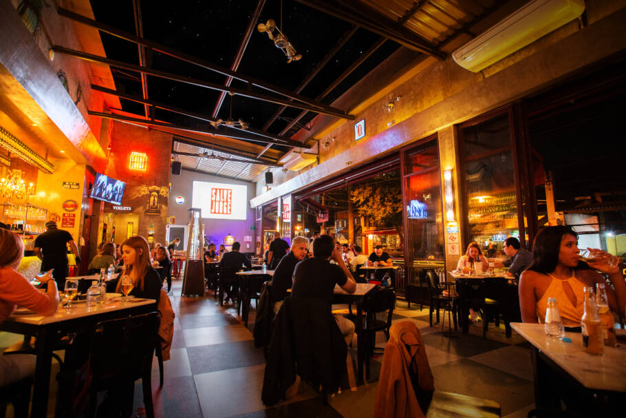 Bar é conhecido por proporcionar um ambiente aconchegante