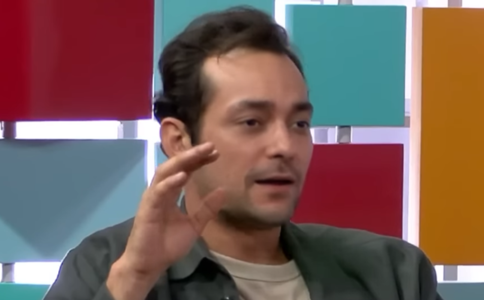 Eduardo Sterblitch relata crise de saúde mental.