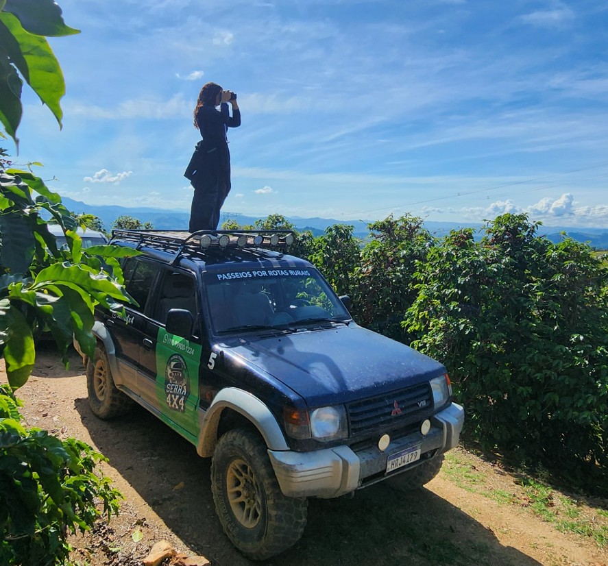 Passeio de jipe revela o lado off-road de Serra Negra