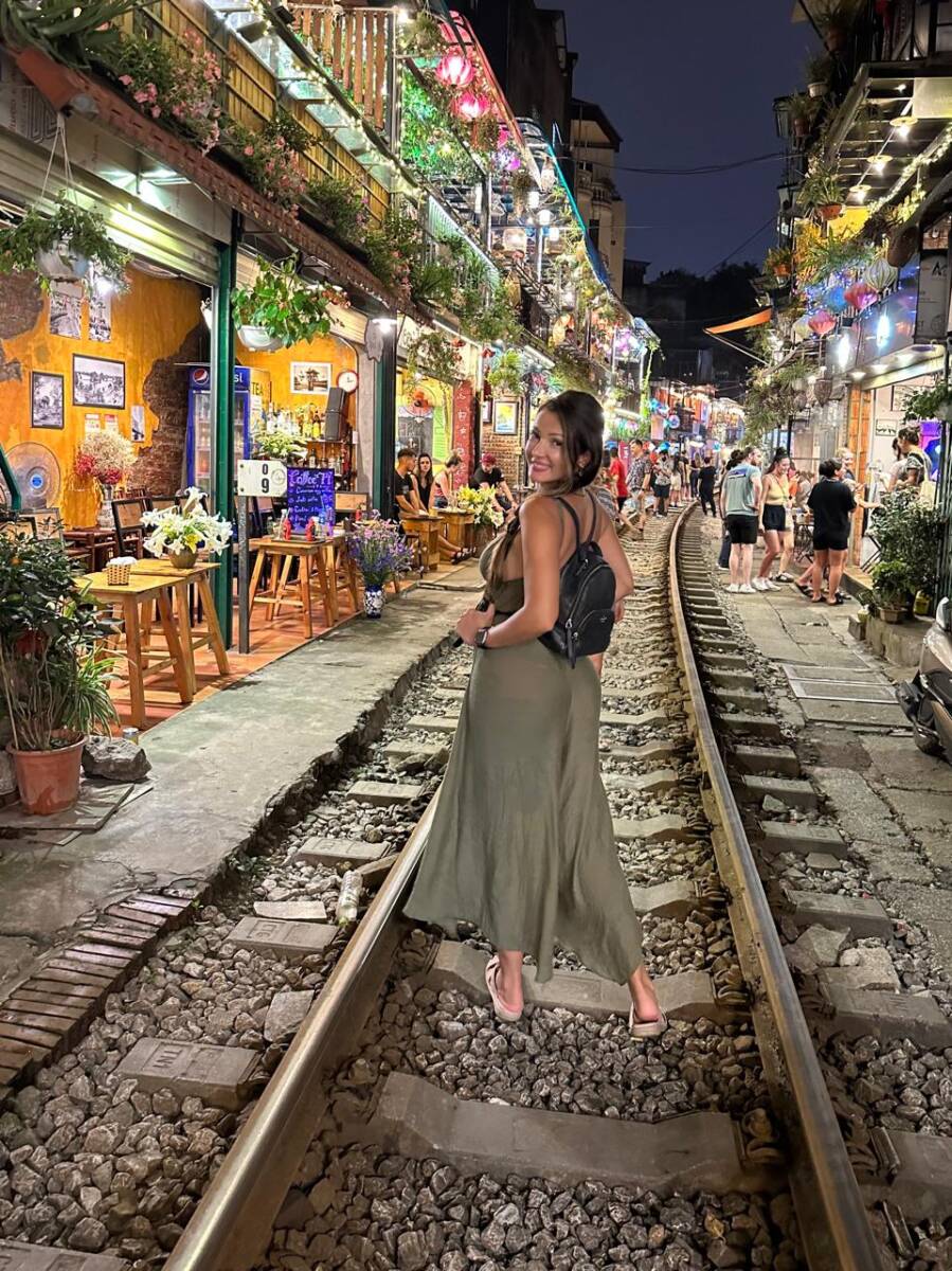 A jornalista e viajante Anne Bueno na Tailândia