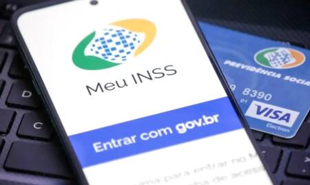 O prazo para fazer a prova de vida do INSS é de 10 meses contados da última vez que foi feito o recadastramento
