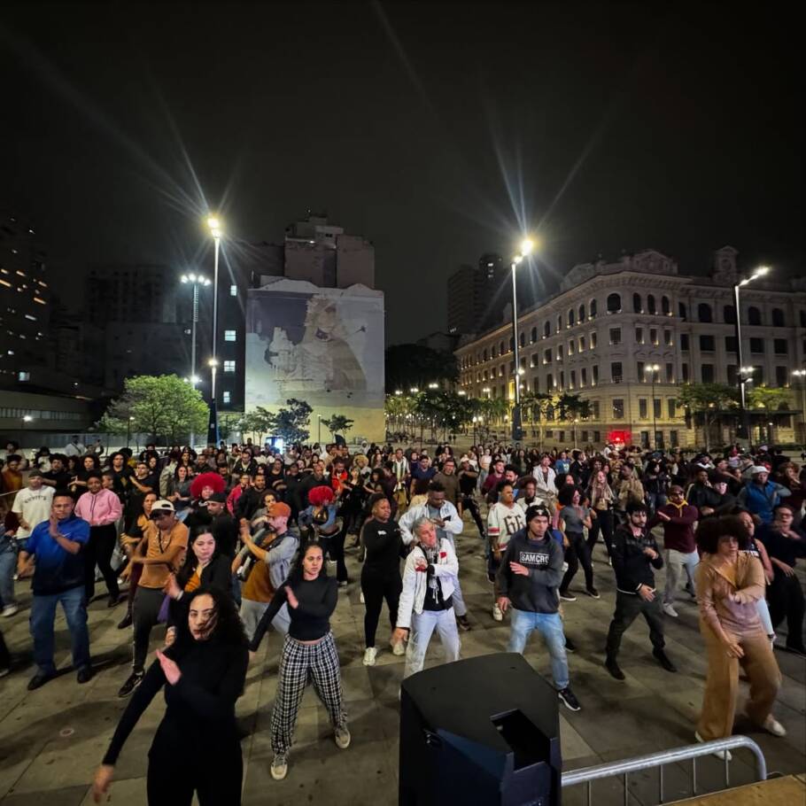 Baile charme toma conta do coração de SP com muito movimento e alegria