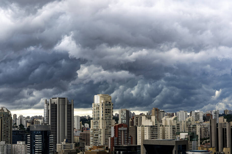 São Paulo deve ter nuvens carregadas e temperaturas mais baixas no sábado