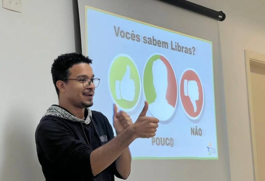 Serão disponibilizadas oito turmas, cada uma com 70 vagas, com opções de aulas às segundas, quartas e sextas-feiras; às terças e quintas; ou aos sábados