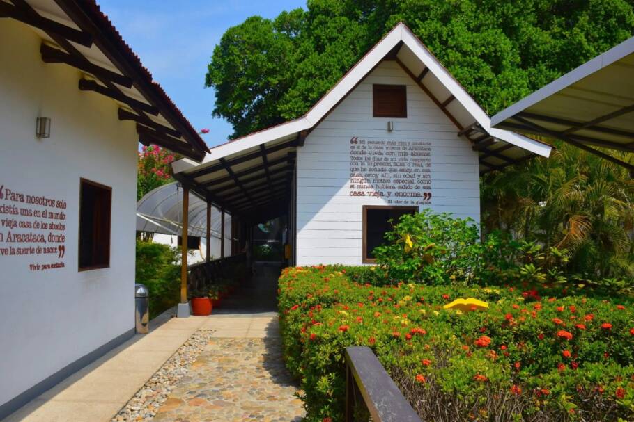 Tour passa pela casa onde morou o escritor colombiano Gabriel García Márquez, em Aracataca