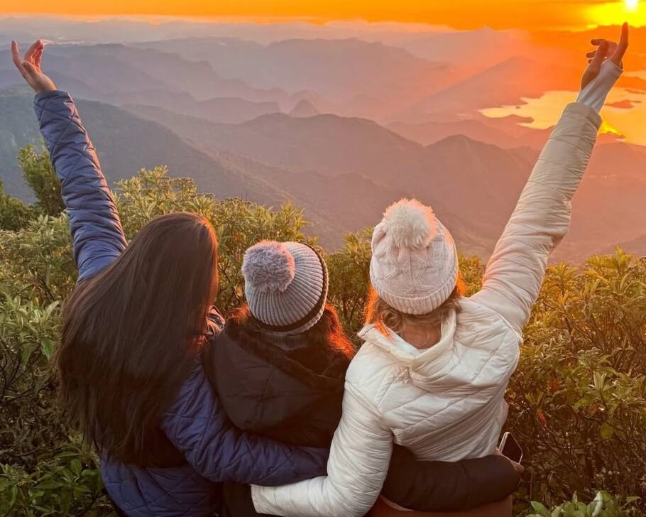 Mulheres se unem para desbravar trilhas com segurança e estabelecer novas conexões