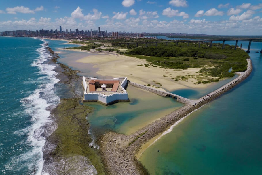 Vista área do Forte Reis Magos, uma das atrações de Natal (RN)