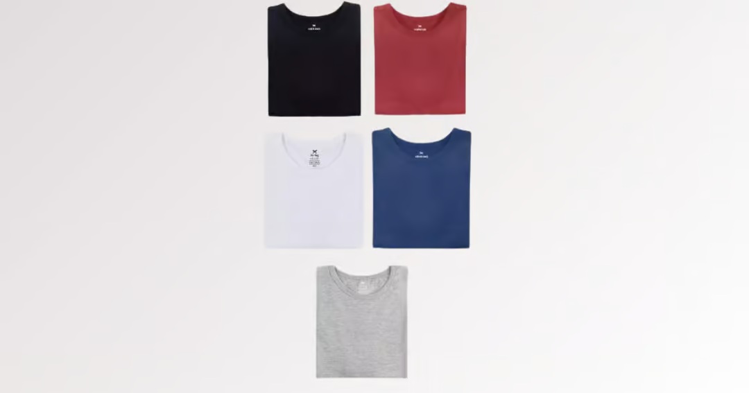 O kit com 5 camisetas masculinas custa R$174,99 + cupom de 10% OFF