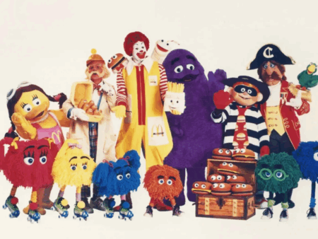Turma do palhaço Ronald McDonald fez sucesso nos anos 90 e retorna em 2025 com nova refeição nostálgica