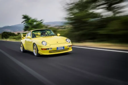 Ele encontrou um Porsche afundado no rio e transformou o carro em item de colecionador