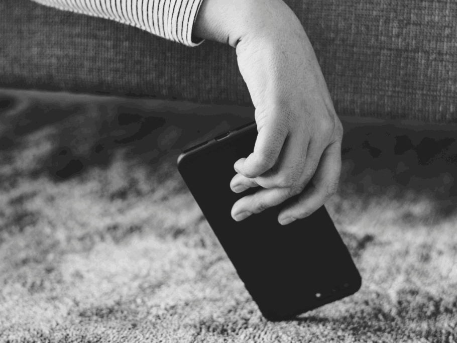 Psicologia explica que hábito de silenciar o celular não tem nada a ver com desinteresse