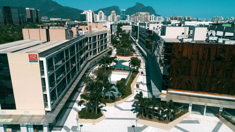 Unidade Regus Ayrton Senna, localizada no complexo da Rede Promenade Hotéis, foi inaugurada em julho de 2025 na Barra da Tijuca, zona oeste do Rio