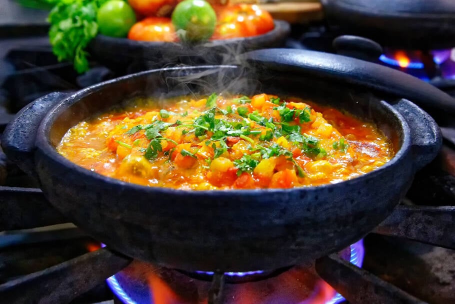 Moqueca de banana-da-terra (Imagem: Marcelo Moryan | Shutterstock)
