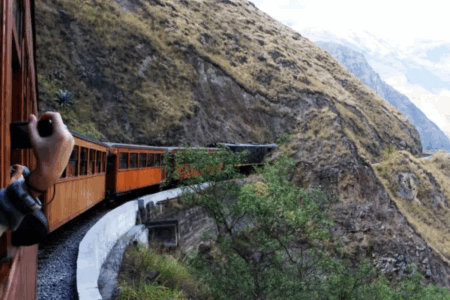 Passeio de trem no “Nariz do Diabo”