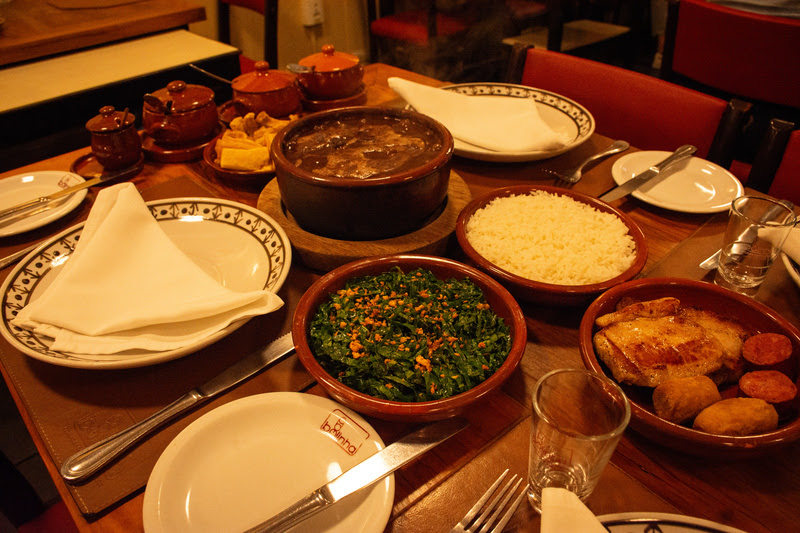 Restaurante Bolinha participa do Patrimônio à Mesa e serve sua feijoada com uma caipirinha de cortesia