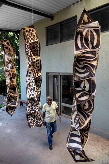 Sesc Pompeia recebe exposição monumental de Jorge dos Anjos