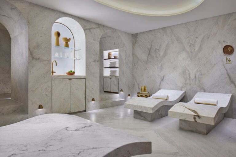 O Asaya não fica restrito aos hóspedes, qualquer pessoa pode fazer uso dos serviços