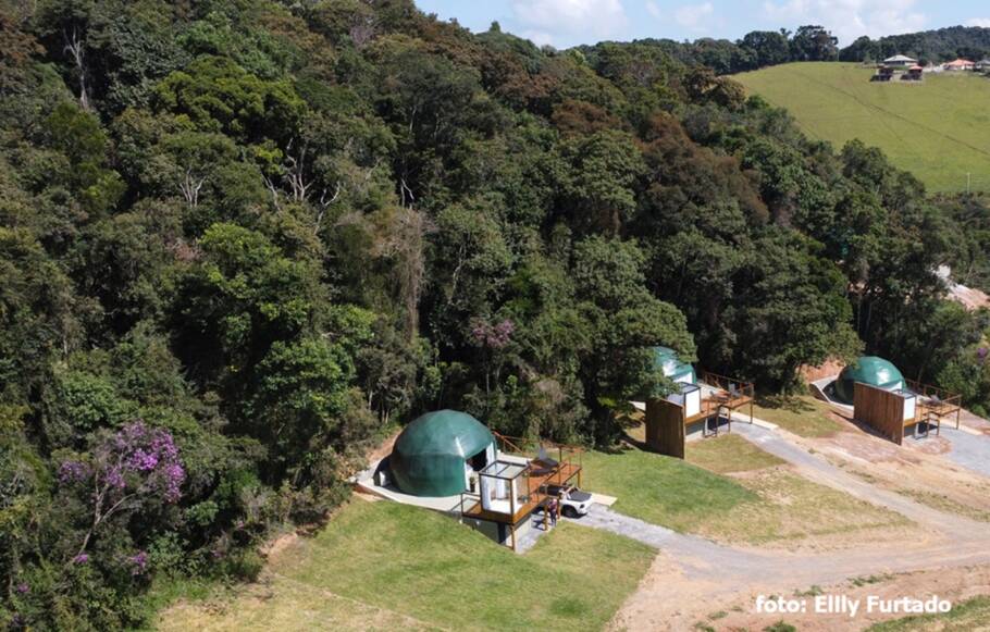 São apenas cinco domos instalados numa área de 242 mil m² na Serra da Mantiqueira