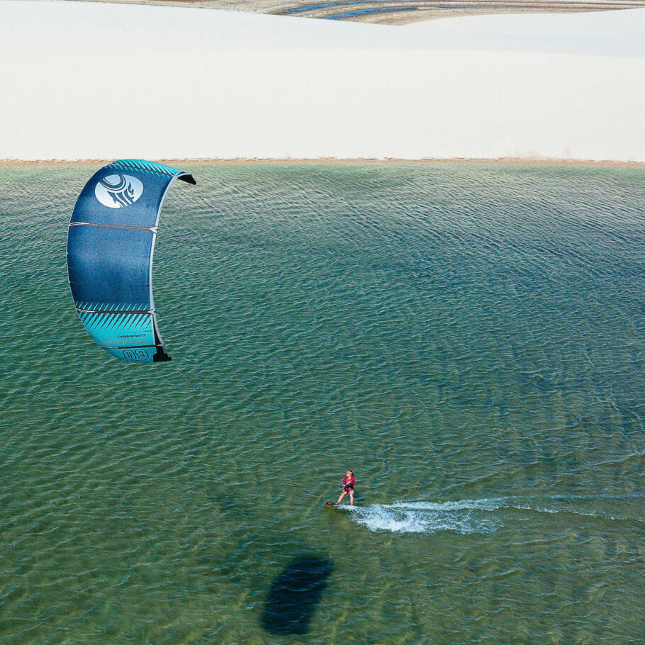 Diversas lagoas menos frequentadas são acessadas a partir de Atins, a exemplo da Lagoa do Kite