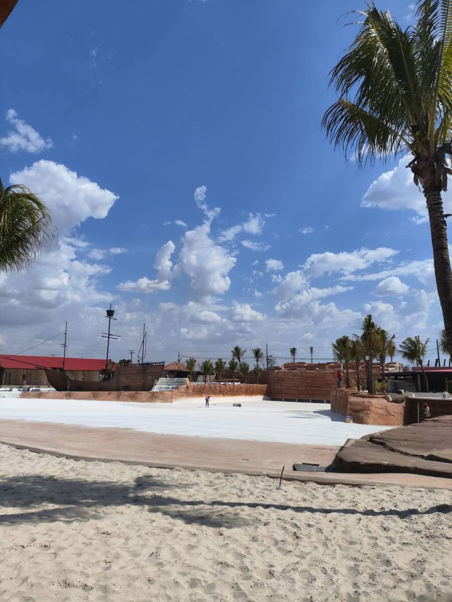 Piscina de ondas do Eco Park recebe últimos ajustes