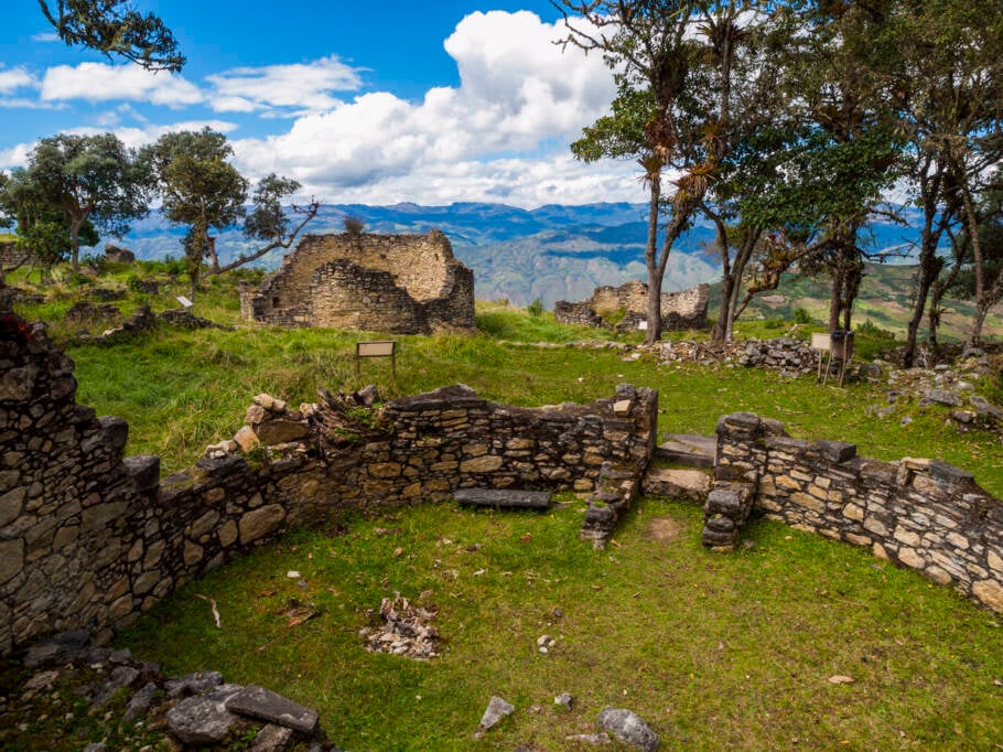 Ruínas de cidade pré-inca nos arredores de Chachapoyas