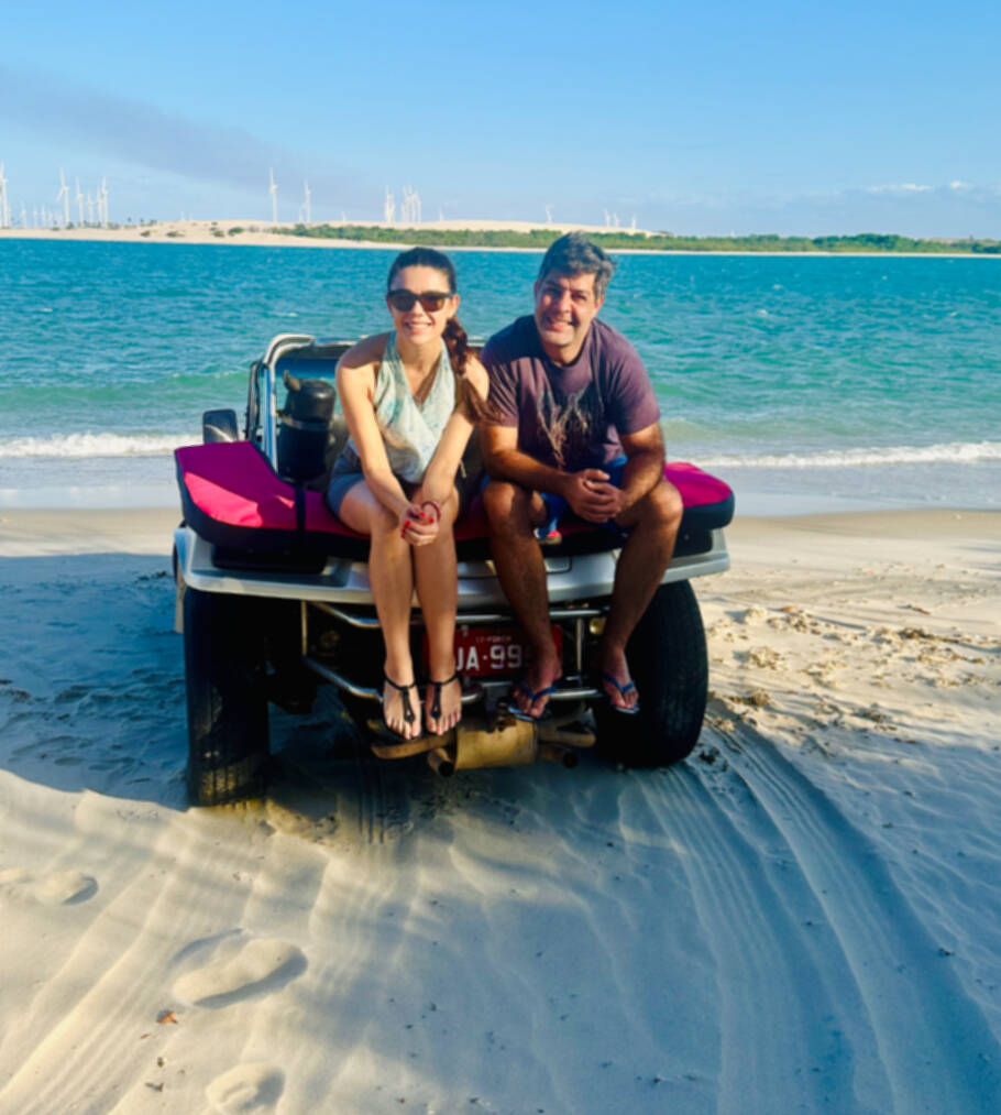 Passeio de buggy pela costa de Fortim; veja mais fotos 