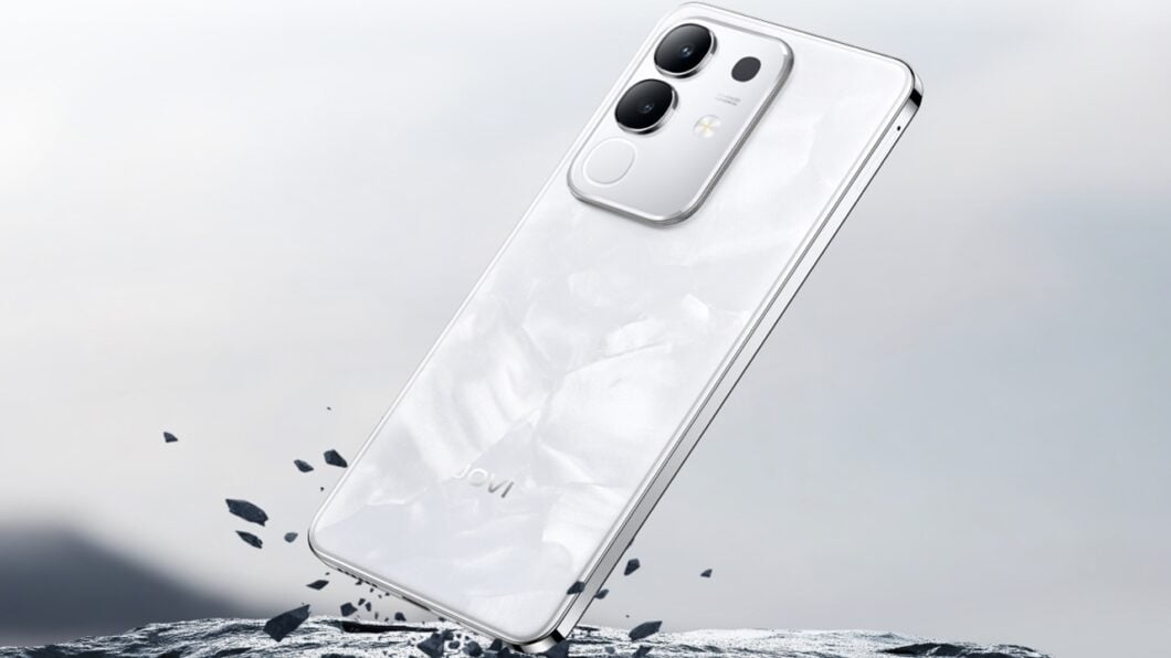 Custando R$1.804 ou R$1.899 em 21x de R$90,43 sem juros, o Jovi Y29 é um celular feito para quem não aceita menos do que potência e resistência no dia a dia