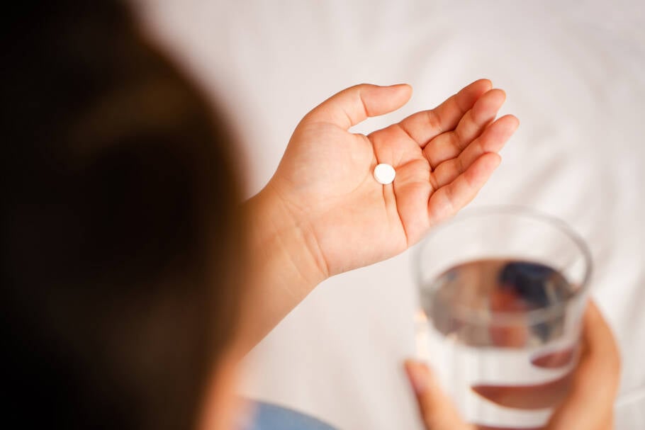 Interromper o uso de de aspirina nos primeiros meses após infarto reduz sangramentos, mas não oferece proteção contra infarto, AVC e trombose