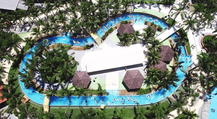 O Rio Lento é uma das atrações do Castelo Park Aquático, em em Cesário Lange (SP)