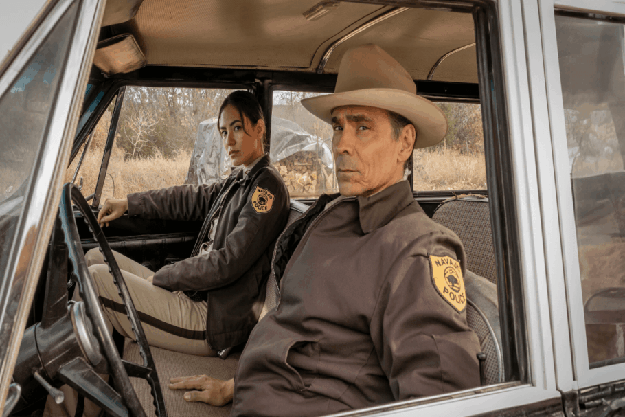 Em “Dark Winds”, Joe e Jim investigam casos de crimes complexos na comunidade indígena Navajo (Imagem: Reprodução digital | AMC)