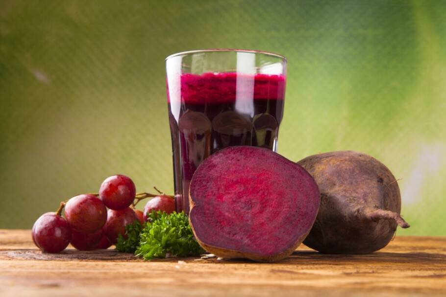 Suco de beterraba com uva (Imagem: verca | Shutterstock)