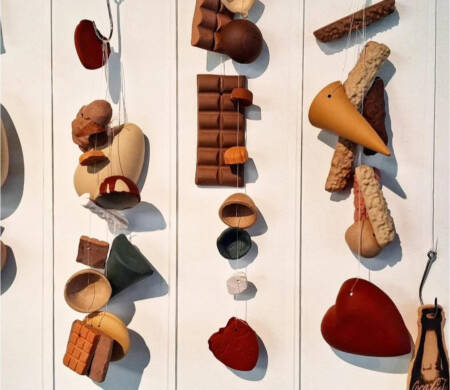 Obra do artista plástico Marino Bedin na Exposição “Portões Que Falam – Fome”. Foto: Divulgação.