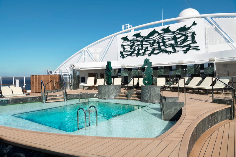 Piscina exclusiva para hóspedes do MSC Yacht Club, no navio MSC Seaview
