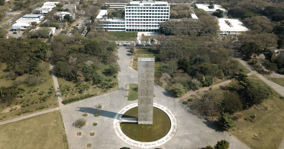 Vista aérea da Praça do Relógio e da Reitoria da USP
