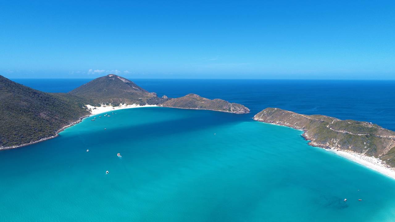 Essa cidade no Brasil te "teleporta" para o Caribe com praias de água azul-turquesa e areia branca