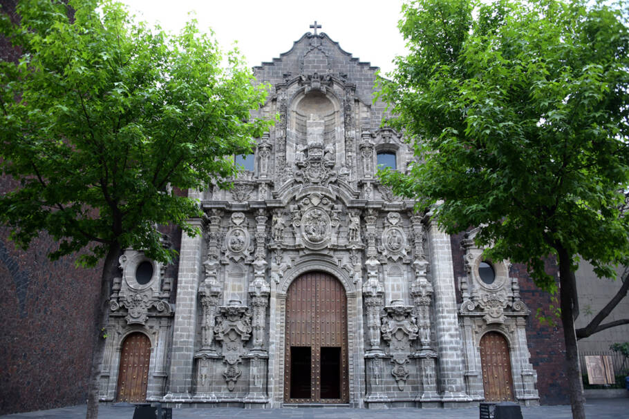 Fachada da Biblioteca Miguel Lerdo de Tejada