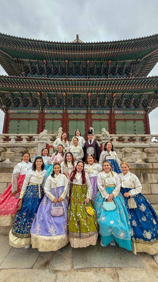 Expedição inclui aluguel de traje típico coreano para visitar os palácios
