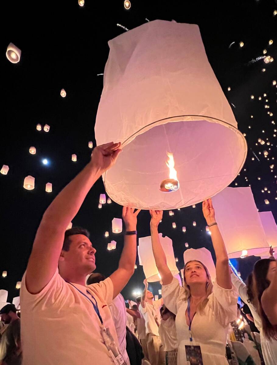 Festival das Luminárias na Tailândia é a sensação dos turistas