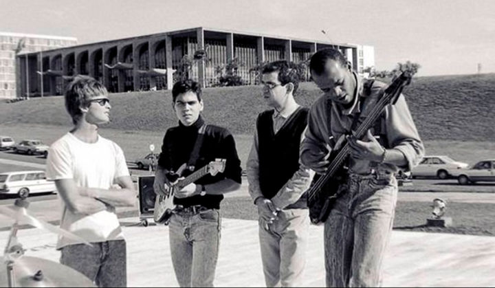 Da esq. para dir., Marcelo Bonfá, Dado Villa-Lobos, Renato Russo e Renato Rocha