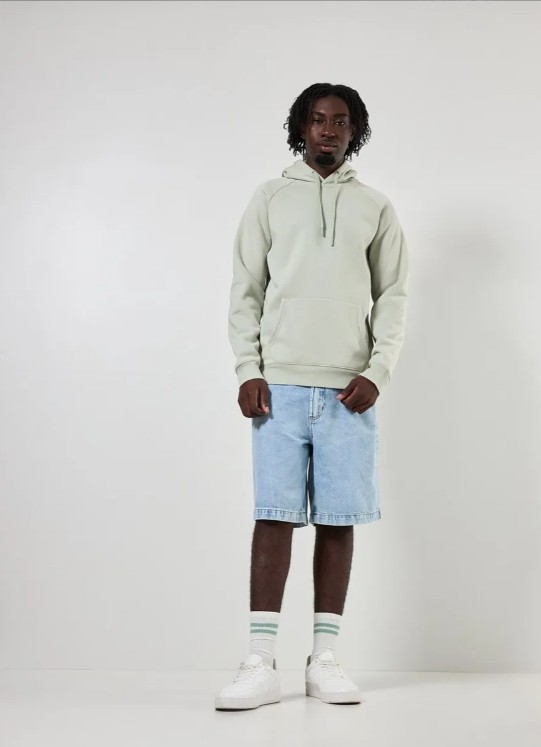 O moletom em estilo canguru custa R$99,90