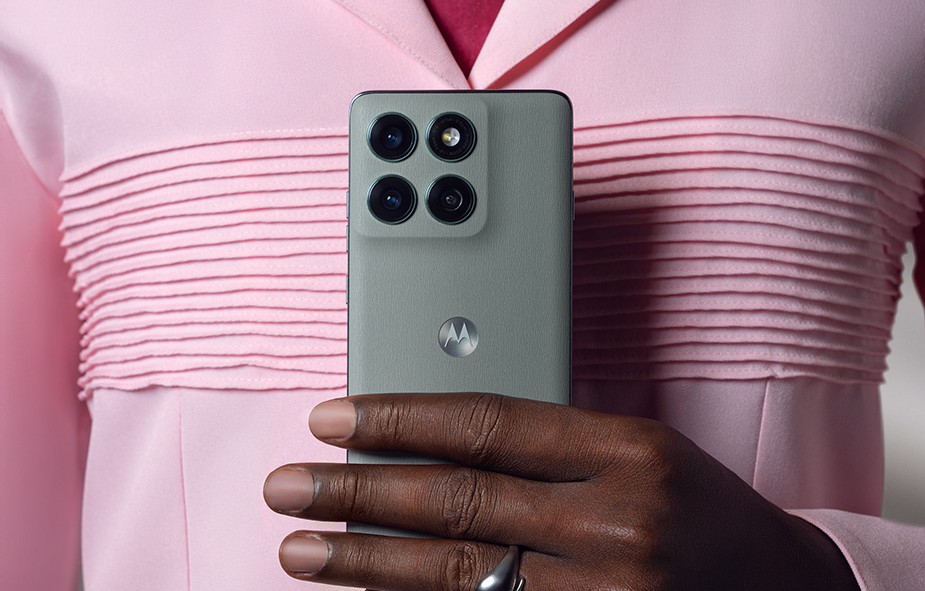 O Motorola Edge 60 Pro tem três câmeras de 50MP pra suas fotos ficarem incríveis!