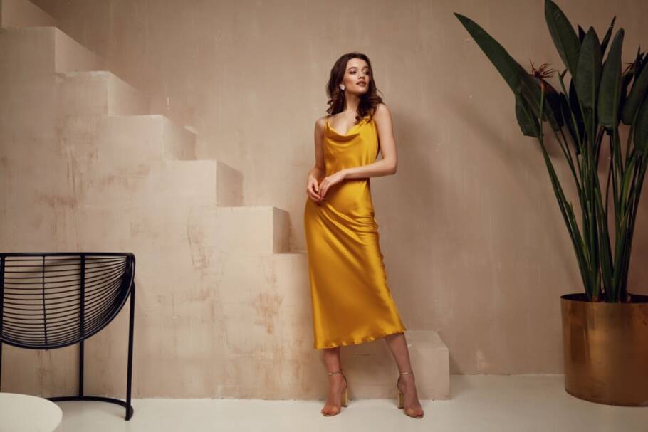 Tons metalizados ajudam a iluminar o visual (Imagem: indira’s work | Shutterstock)